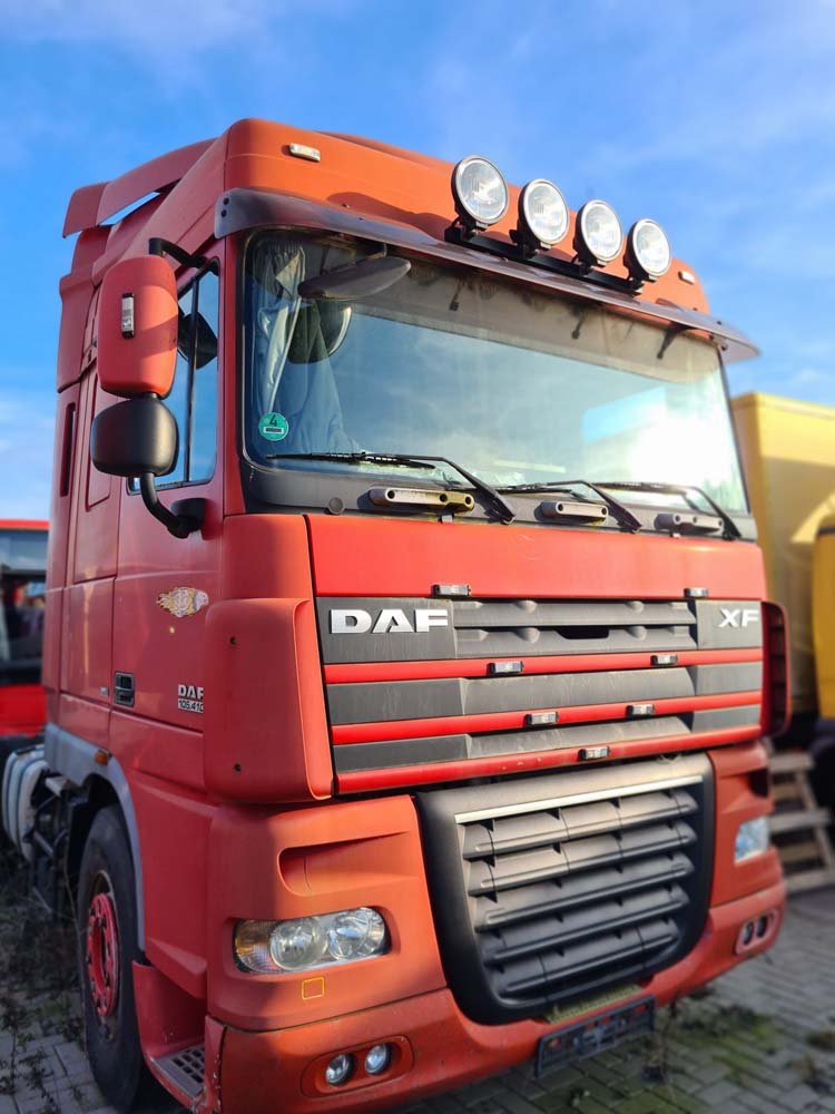 Testfahrzeug 24volt LKW DAF XF 105 Euro 5 rot