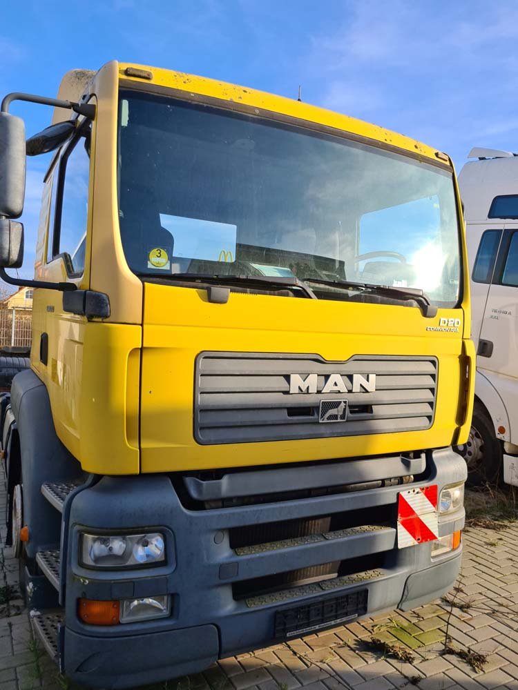 Testfahrzeug 24volt LKW MAN TGA Euro 3 gelb